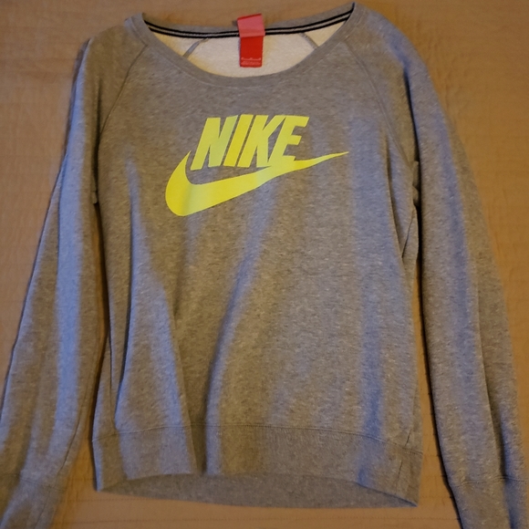 Nike sweatshirt - Picture 1 of 1